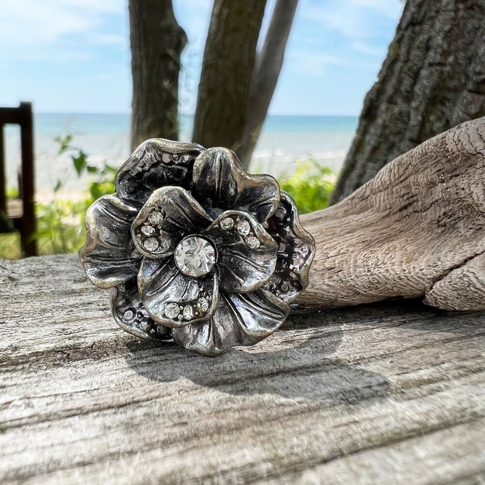 Vintage silver tone rhinestone flower statement cocktail ring size 7 adjustable